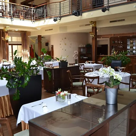 Hejtmansky Dvur 斯安尼